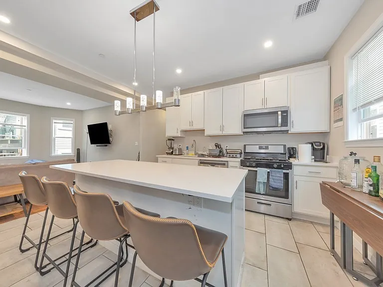 228 Calumet St #2 — Photo 2