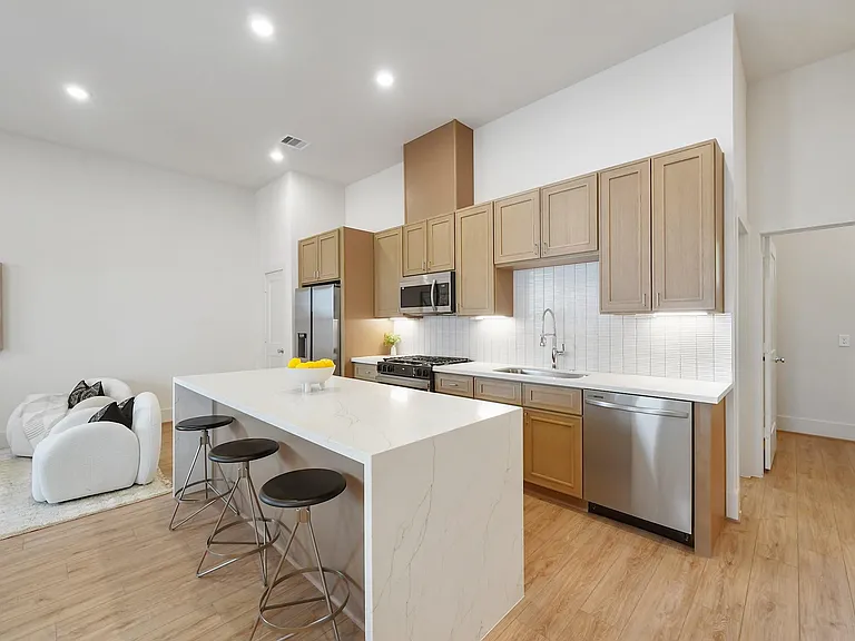 861 Rachel St #E — Photo 6