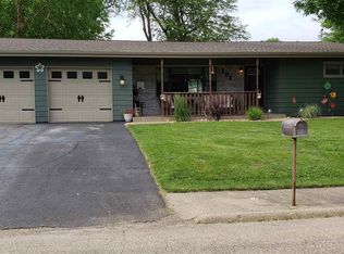 101 Park Plaza Dr, Canton, IL 61520
