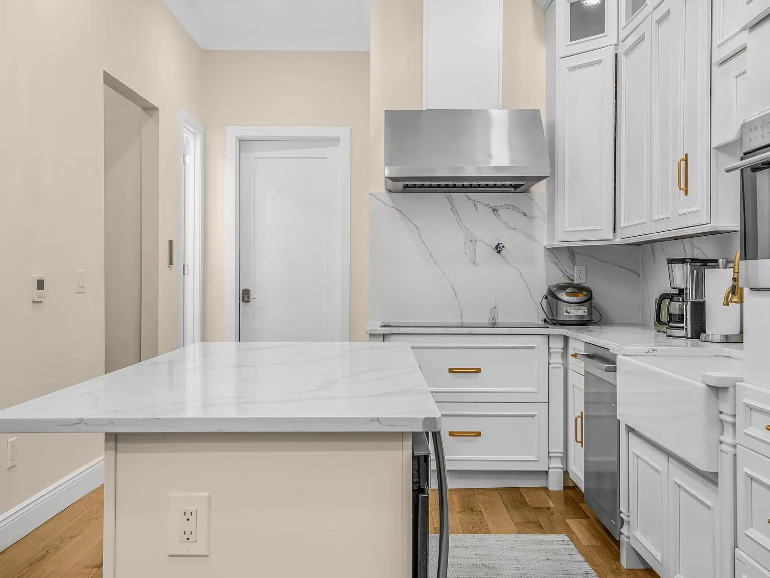 450 West 44th Street — Photo 4
