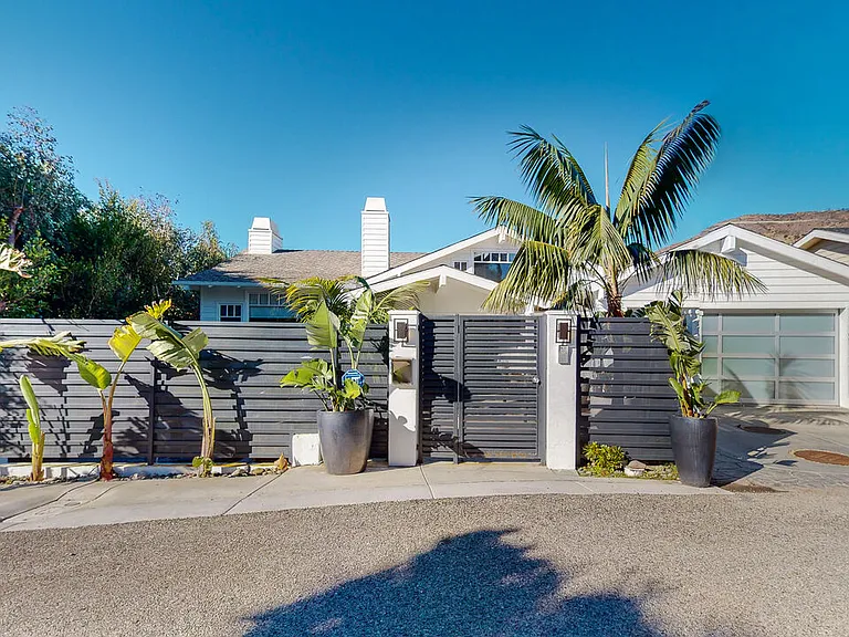31844 Seafield Dr — Photo 2