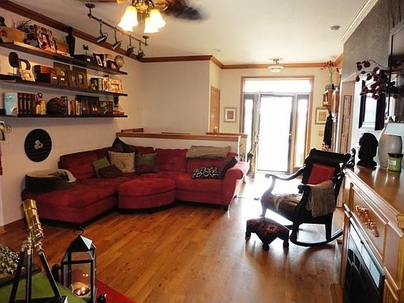 2nd image of 1001 Green St