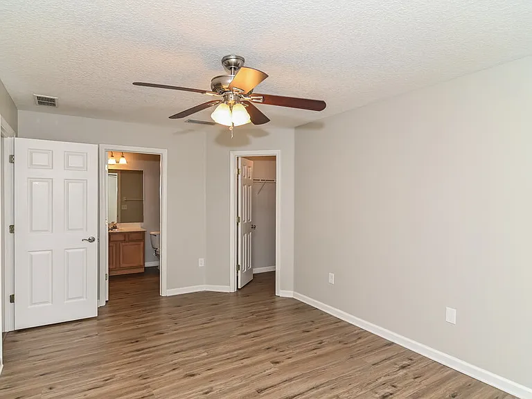 1798 Chatham Village Dr — Photo 13
