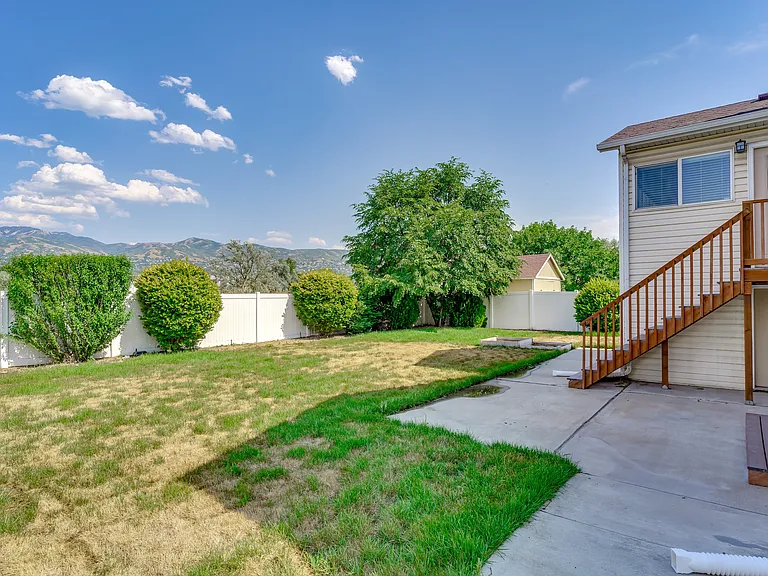 2519 S 1400 W — Photo 4