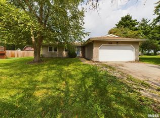 509 N Robin Ct, Athens, IL 62613