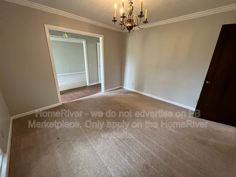 2224 W Aberdeen Dr — Photo 3