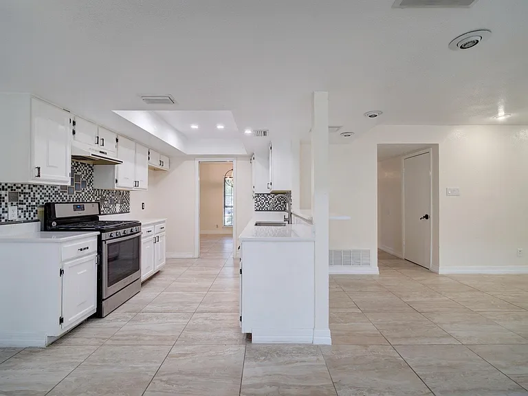 10509 Doering Ln — Photo 31