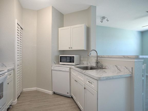 3rd image of 5692 Star Rush Dr APT 304