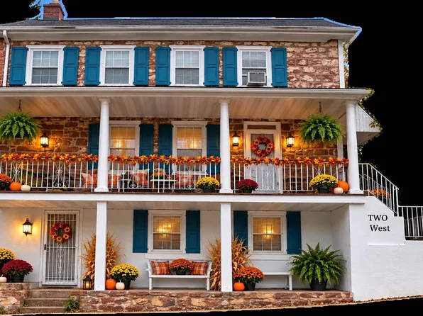 2 W Main St, Adamstown, PA 19501