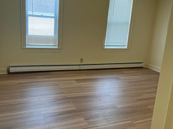 98 Raymond St #1W