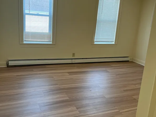 98 Raymond St #1W, Fall River, MA 02723