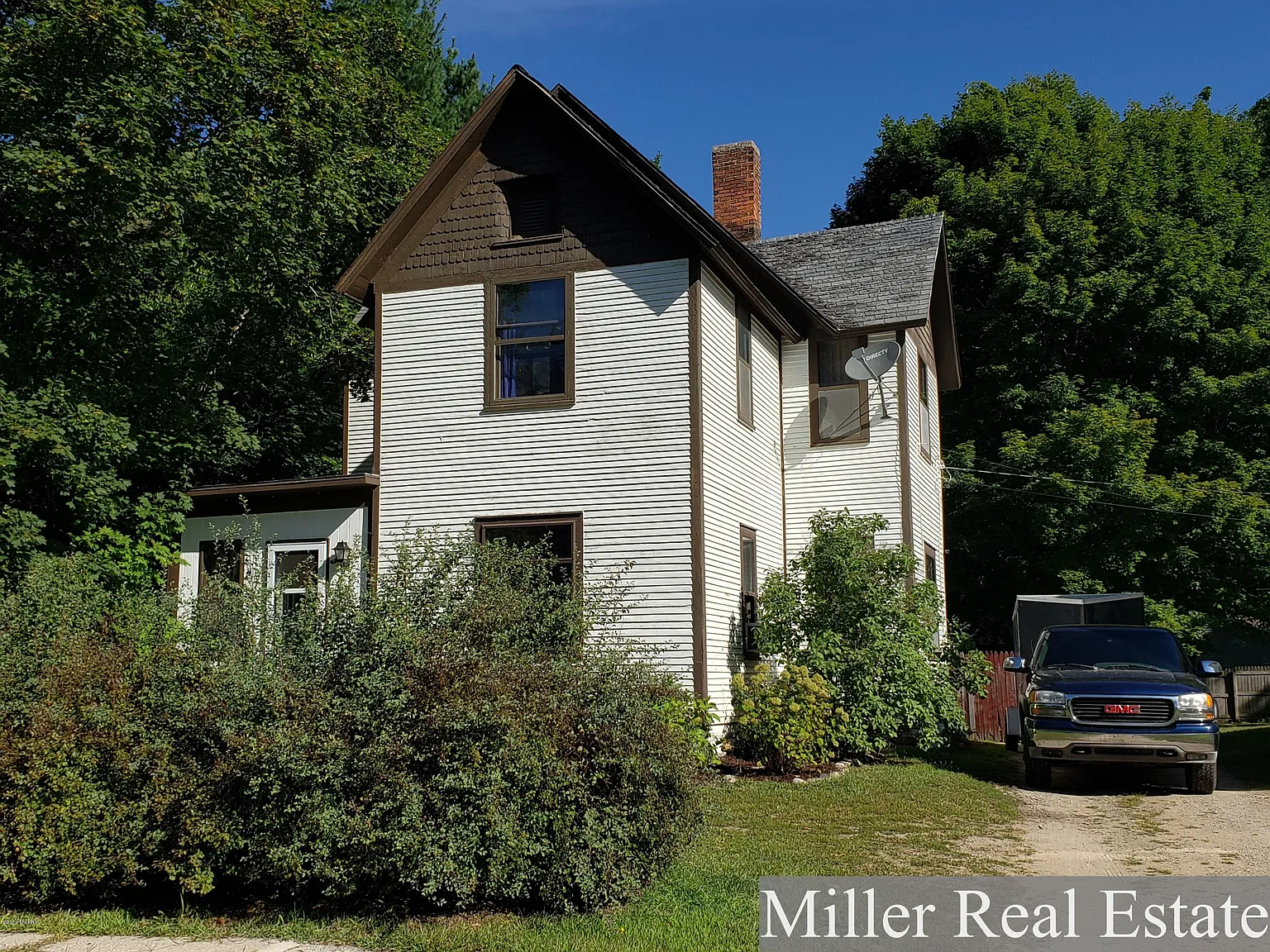317 E High St photo 1