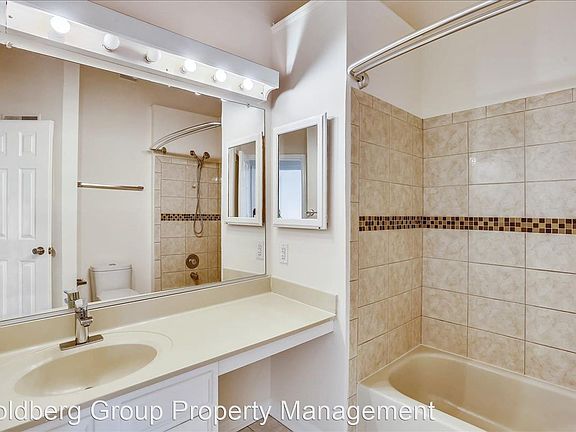 5th image of 25 Bayshore Ct