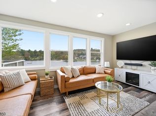 51 Goldfinch Ln, West Milford Twp., NJ 07421