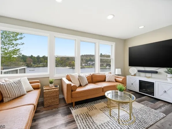 51 Goldfinch Ln, West Milford Twp., NJ 07421