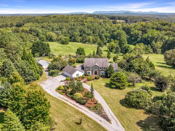 180 Harmony School Rd, Hardy, VA 24101
