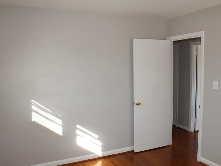 611 Mobile St — Photo 6