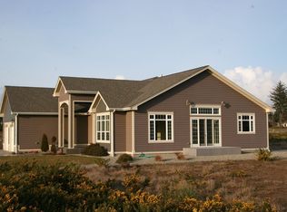 2704 Spinnaker Dr, Bandon, OR 97411