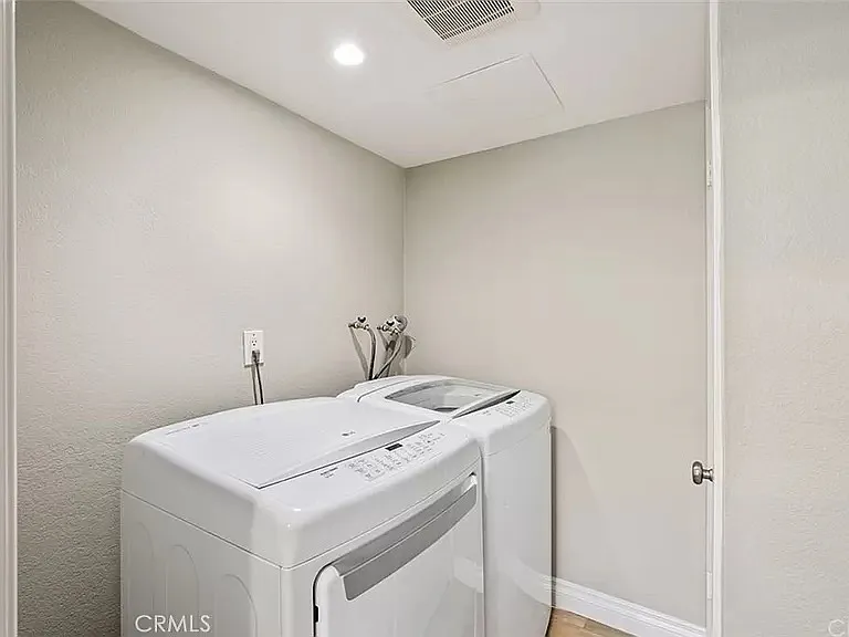 1565 Honeywood Ct — Photo 8