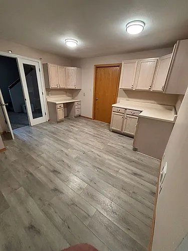 119 E Maple St Photo 1