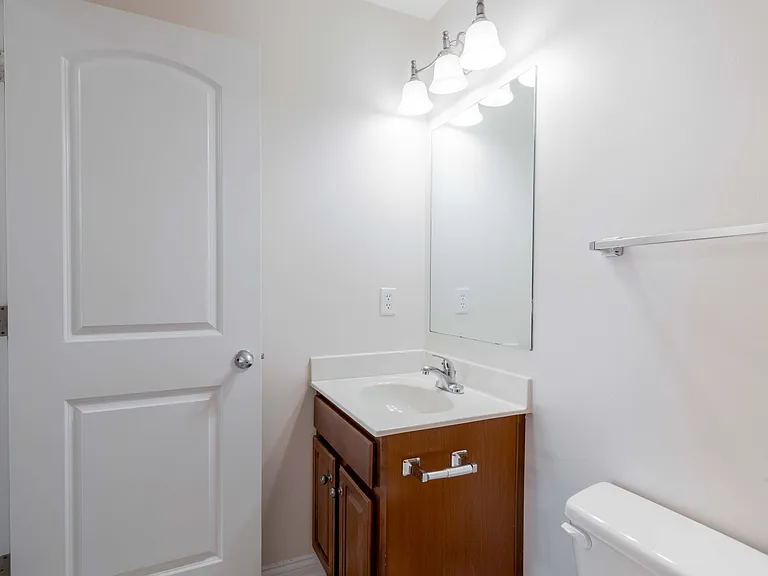 Greenbrier Apartments — Photo 60
