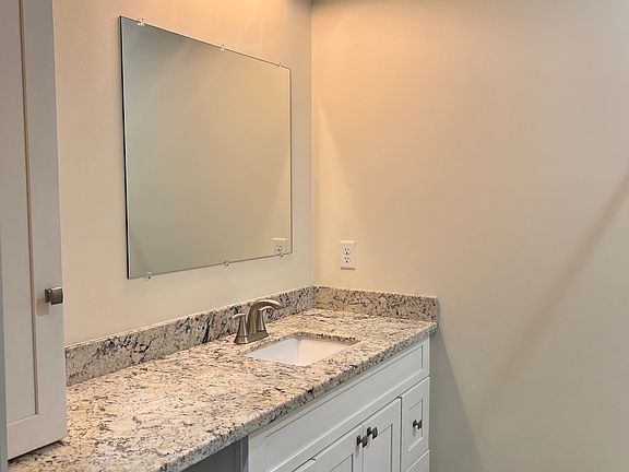 4th image of 509 W Burton St #B