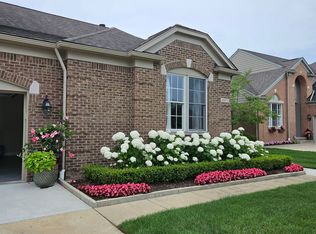 49073 Rainbow Ln S, Northville, MI 48168