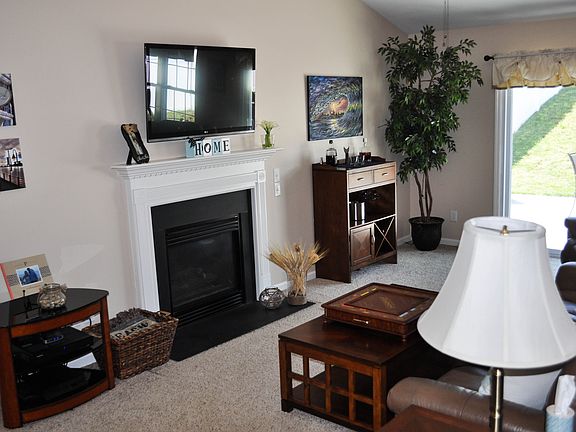 4th image of 3796 Vanhoe Ln
