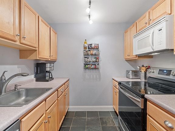 3rd image of 200 Market St Unit 3412