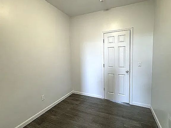 4th image of 20-77 Steinway St #3