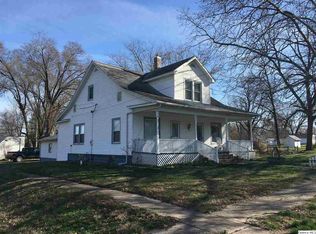 127 W 3rd St, Versailles, IL 62378