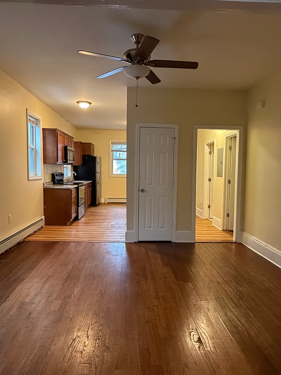 Building Photo - 181-183 Sisson Ave #2