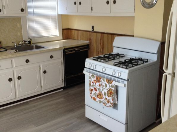 82 Pleasant St #1