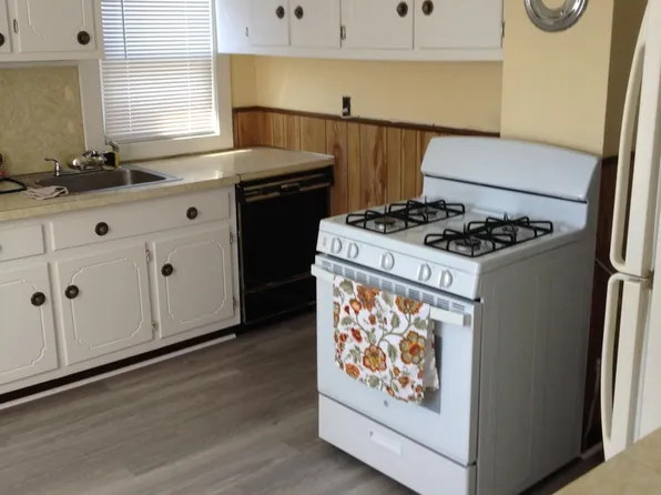 82 Pleasant St #1, Westerly, RI 02891