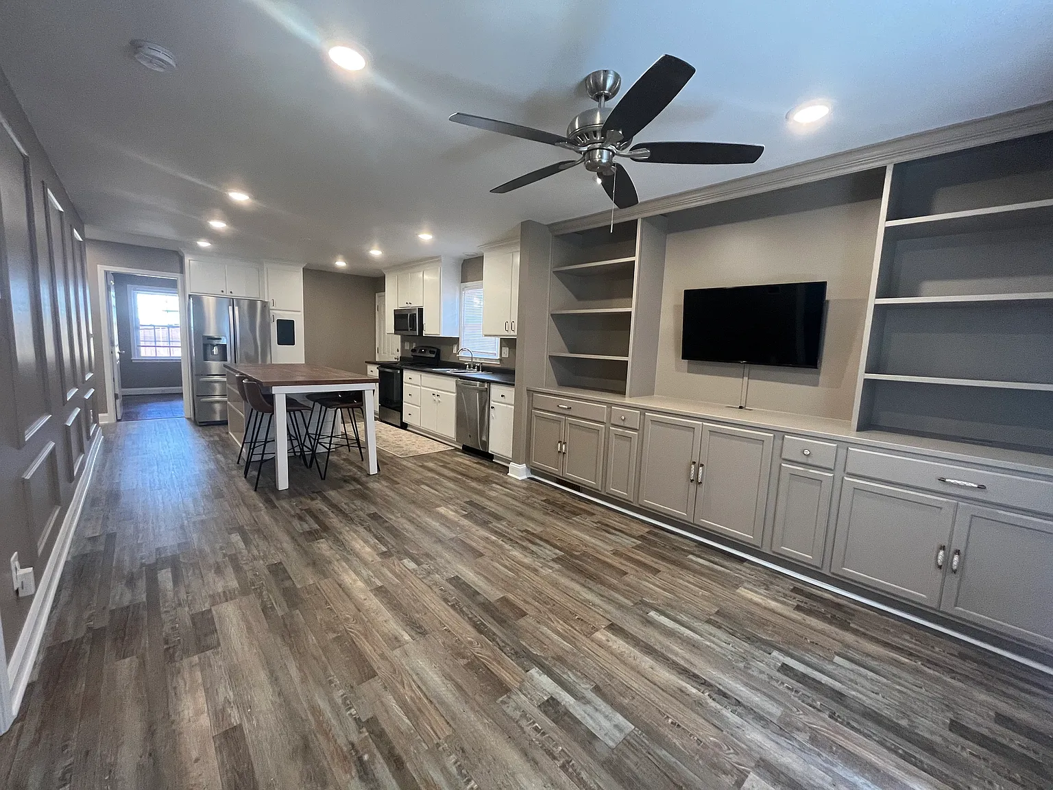 3 bed, 1043 sqft, $2,650 — Photo 3