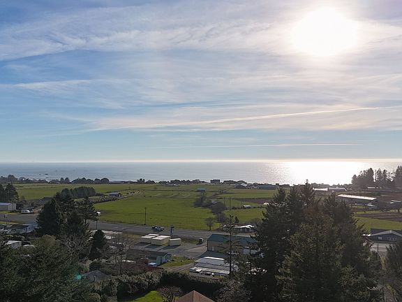 2nd image of Pelican Bay Dr