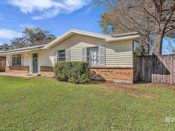 2nd image of 407 E Myrtle Ave