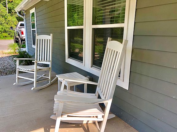 4th image of 8270 SE 80th St