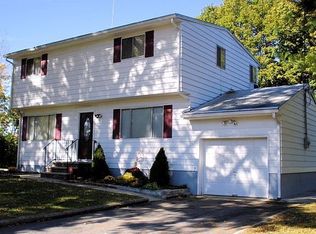 1551 N Mohawk Pl, North Brunswick, NJ 08902