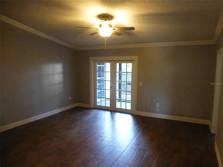 1890 Wolford Rd #5 — Photo 9