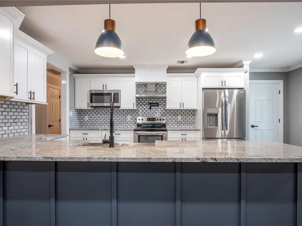 6 Musket Place, East Setauket, NY 11733