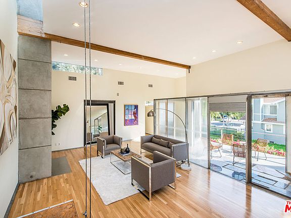4th image of 1529 Wellesley Ave