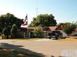 150 W Logan St, Rhome, TX 76078