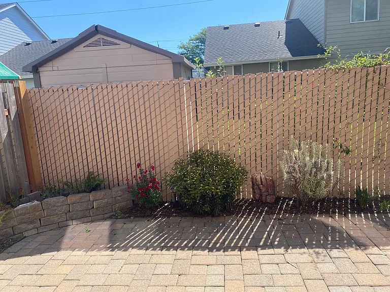 925 S River St #15 — Photo 13