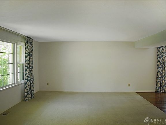 2nd image of 562 Lewisham Ave