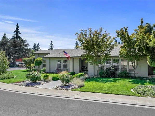 6737 Panorama Dr, Riverbank, CA 95367