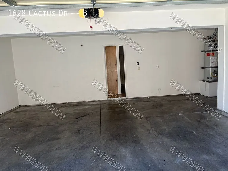 1628 Cactus Dr #B — Photo 14