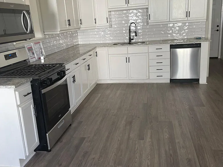 2808 Aster Ave — Photo 7