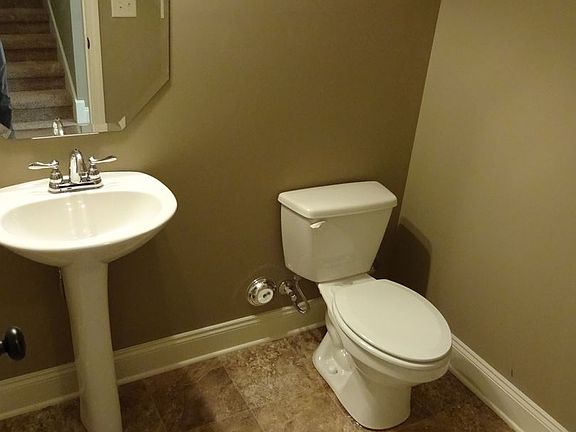5th image of 5609 Barretts Trace Ln