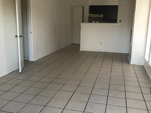 1524 Hawk Tree Dr, College Station, TX 77845